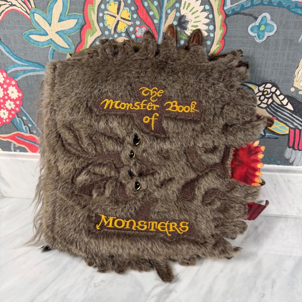 Harry‎ Potter Monster Book of Monsters Plush Novelty Prop Magical Creature READ